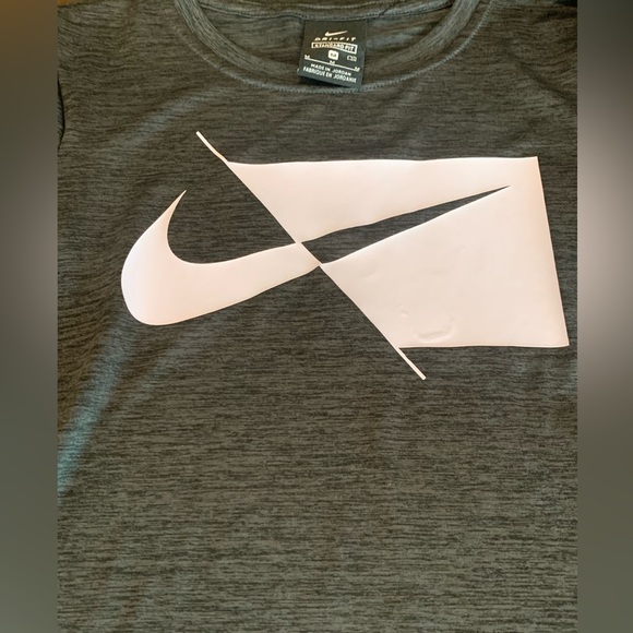 ✔️Nike Dri Fit Tee Size (M) NWT✨ - Picture 6 of 11